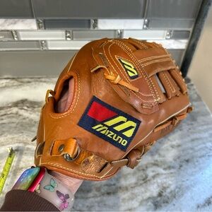 Mizuno MZ4500 Professional Model Steerhide 11” Baseball Glove Mitt Left Handed.